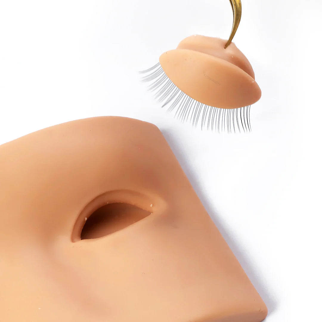 Mannequin Head With Practice Silicone Eyes - LymeeBeauty